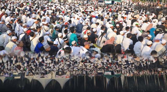 Suasana Aksi Reuni 212 di Monas