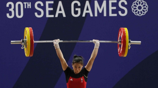 Lifter Windy Aisyah Raih Medali Emas SEA Games 2019