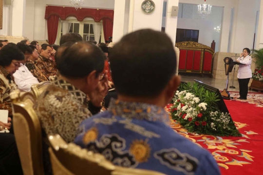 Jokowi Beri Arahan Pembumian Pancasila di Istana Negara