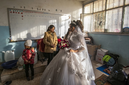 Kisah Pasangan Suriah Menikah di Pengungsian