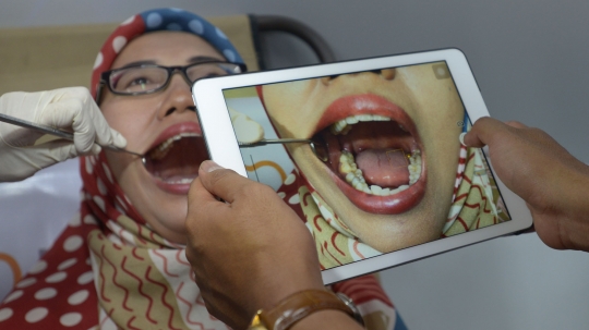 Pemeriksaan Gigi Gratis Bagi Penumpang MRT Disabilitas