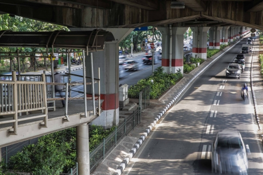 Kondisi JPO Transjakarta Ahmad Yani Usai Tertabrak Muatan Trailer