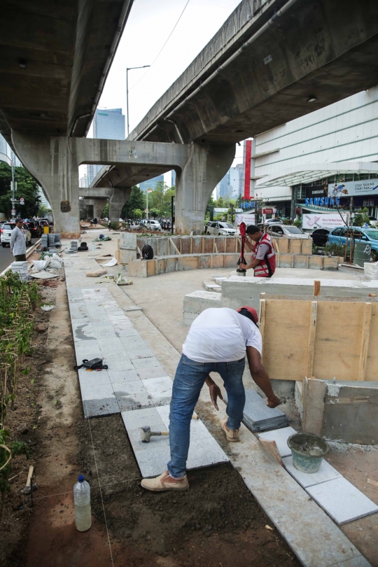 Memantau Progres Revitalisasi Taman di Kolong Jalan Satrio-Casablanca