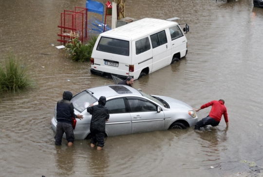 Diguyur Hujan Deras, Lebanon Terendam Banjir