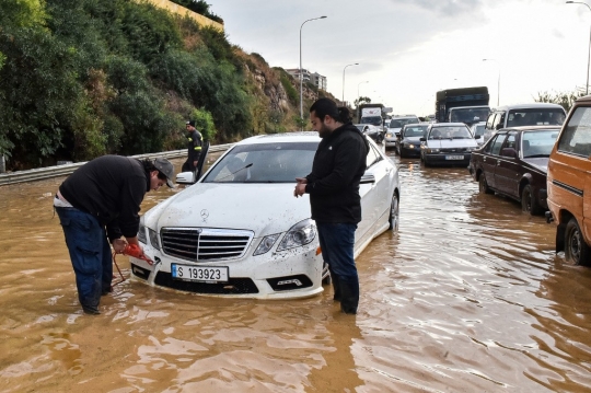 Diguyur Hujan Deras, Lebanon Terendam Banjir