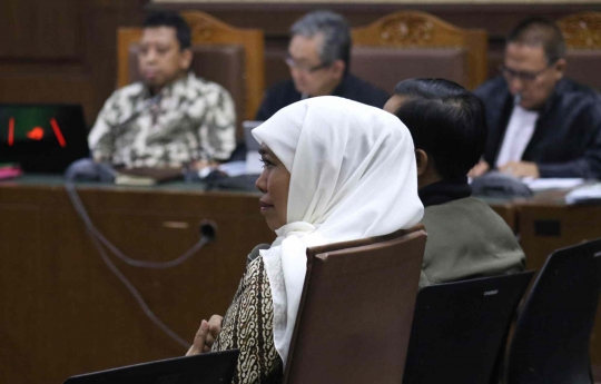 Gubernur Jatim Khofifah Jadi Saksi di Sidang M Romahurmuziy