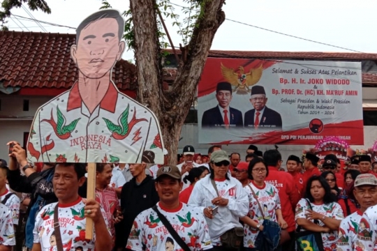 Datangi Markas PDIP Jateng, Gibran Dikawal Ribuan Relawan