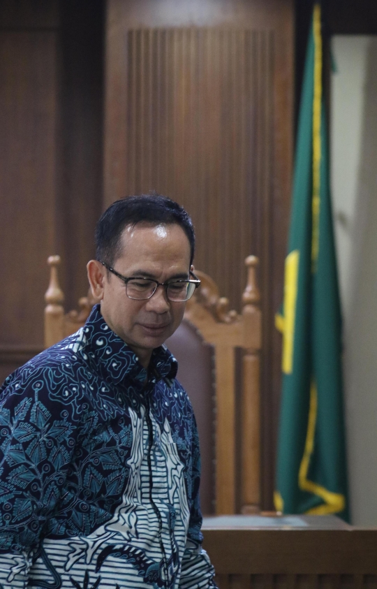 Jadwal Padat, Sidang Lanjutan Tubagus Chaeri Wardana Ditunda