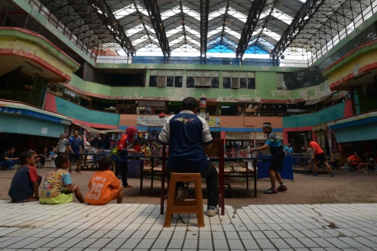 Melihat Keseruan Turnamen Tenis Meja Amatir di Pasar Grogol