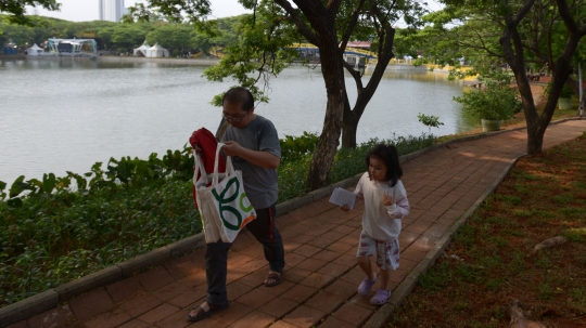 Bermain di Hutan Kota Kemayoran