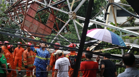 Kondisi Menara Pemancar RRI yang Roboh di Radio Dalam