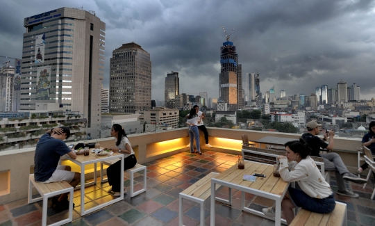 Penampakan Awan Kumulonimbus di Langit Jakarta