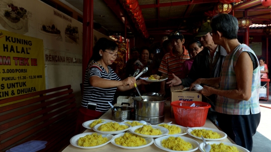 Podjok Halal untuk Kaum Kurang Mampu