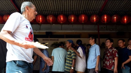 Podjok Halal untuk Kaum Kurang Mampu