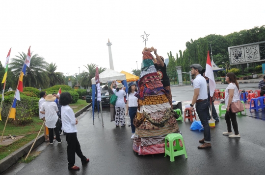 Jemaat GKI Yasmin dan HKBP Filadelfia Rayakan Natal di Seberang Istana