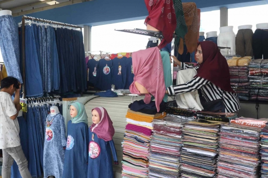 Produk Garmen Asing Merambah ke Pasar Tanah Abang