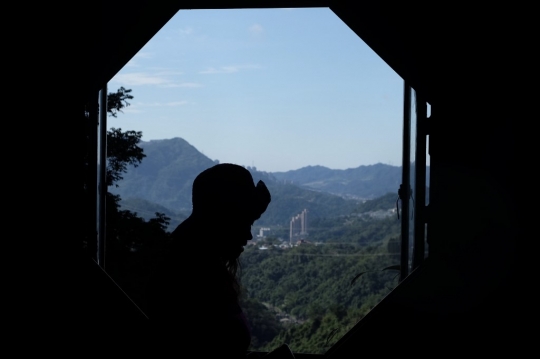 Berwisata ke Kuil Tao yang Sejuk di Gua Gunung Yinhe