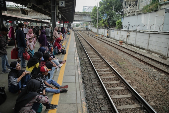 Malam Tahun Baru, KRL Commuter Line Beroperasi Hingga Jam 03.00 WIB