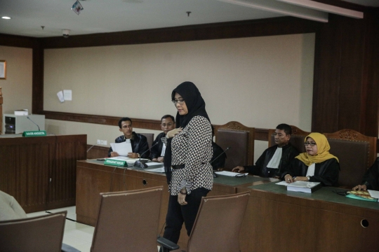Mirawati Basri Jalani Sidang Perdana Suap Impor Bawang Putih