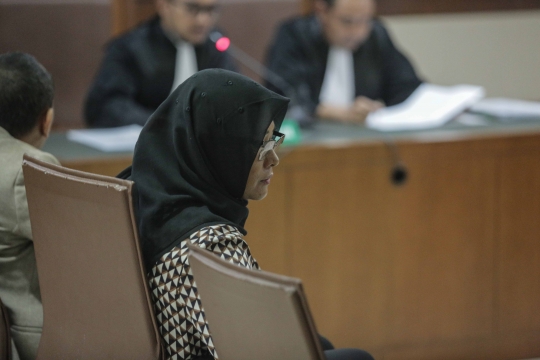 Mirawati Basri Jalani Sidang Perdana Suap Impor Bawang Putih