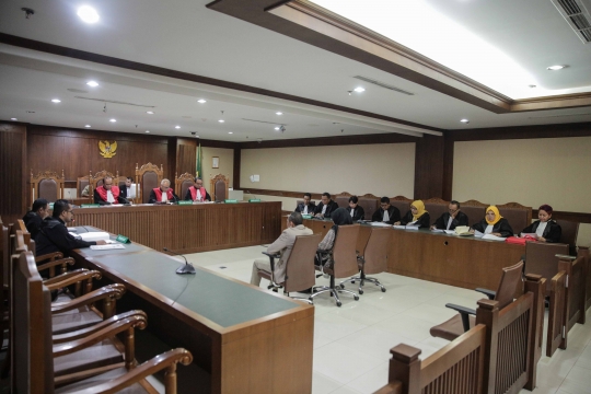 Mirawati Basri Jalani Sidang Perdana Suap Impor Bawang Putih