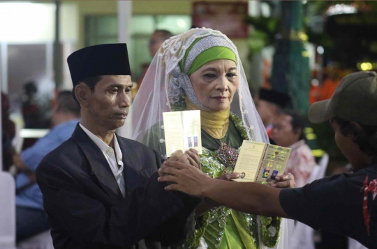 Ratusan Pasangan Ikuti Itsbat Nikah di Malam Pergantian Tahun