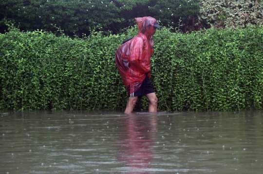 Banjir Rendam Jalan DI Panjaitan