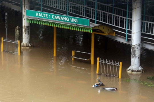 Banjir Rendam Jalan DI Panjaitan