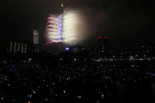 Semarak Pesta Kembang Api Tahun Baru 2020 di Sejumlah Negara