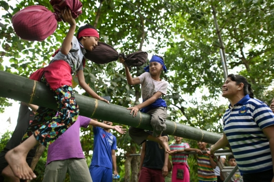 Lucu dan Serunya Lomba Perayaan HUT Kemerdekaan Myanmar