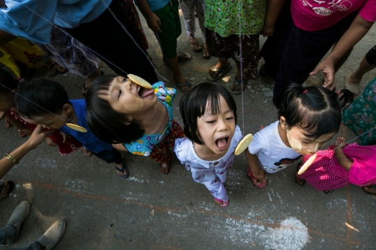 Lucu dan Serunya Lomba Perayaan HUT Kemerdekaan Myanmar