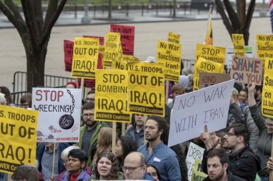 Warga AS Datangi Gedung Putih Protes Serangan Udara di Irak