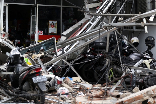 Gedung Empat Lantai di Slipi Ambruk, Tiga Orang Terluka