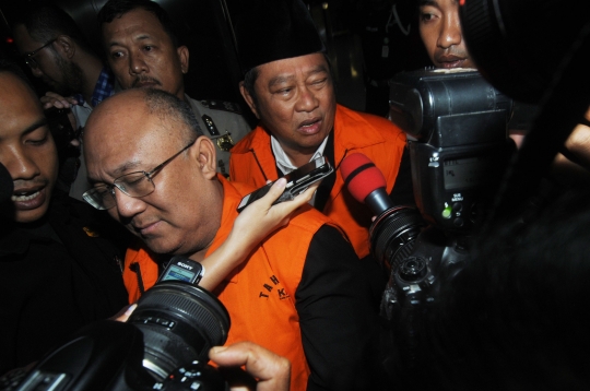 KPK Resmi Tahan Bupati Sidoarjo Saiful Ilah