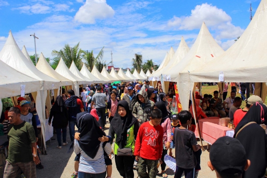 Melihat Kondisi Alun-Alun Kota Depok yang Baru Diresmikan