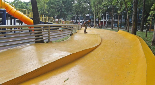 Serunya Jalan-jalan dan Bermain di Taman Puring