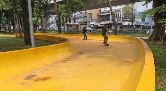 Serunya Jalan-jalan dan Bermain di Taman Puring