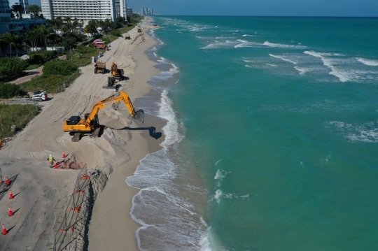 Melihat Cara Amerika Melebarkan Daratan Pantai Miami