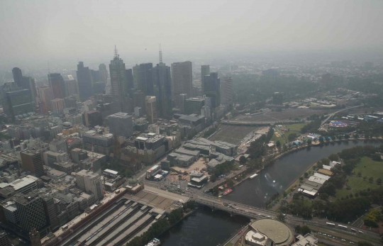 Memantau Asap Kebakaran Hutan dari Gedung Tertinggi di Melbourne