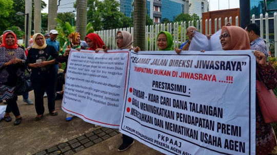 Aksi Pekerja Jiwasraya Demo di Depan Kementerian BUMN