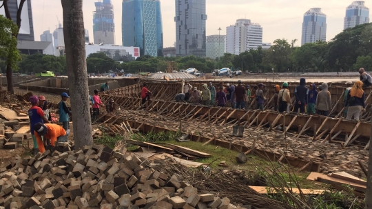 Wajah Taman Monas Usai Penebangan 190 Pohon