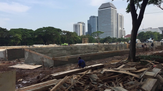 Wajah Taman Monas Usai Penebangan 190 Pohon