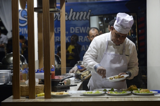 Menikmati Nasi Goreng ala Firli Bahuri