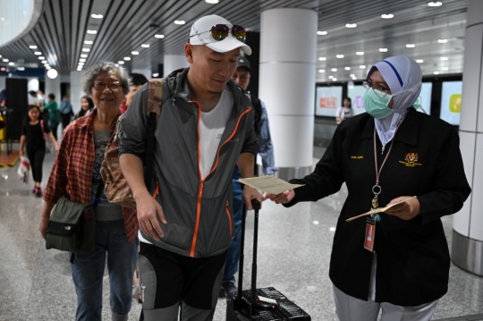 Antisipasi Virus Mirip SARS, Malaysia Pasang Pemindai Suhu di Bandara