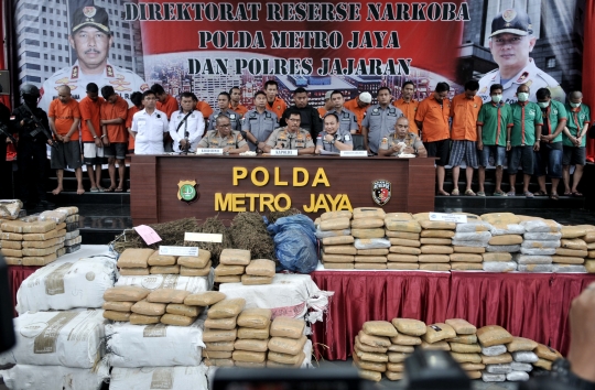 Polisi Ungkap Peredaran Ganja 1,3 Ton