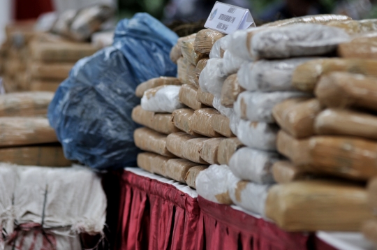 Polisi Ungkap Peredaran Ganja 1,3 Ton