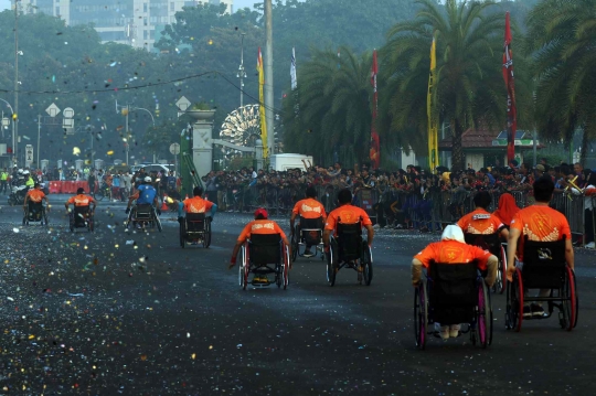 Semangat Peserta Disabilitas Ikuti Lomba Lari di Monas
