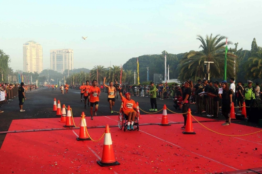 Semangat Peserta Disabilitas Ikuti Lomba Lari di Monas