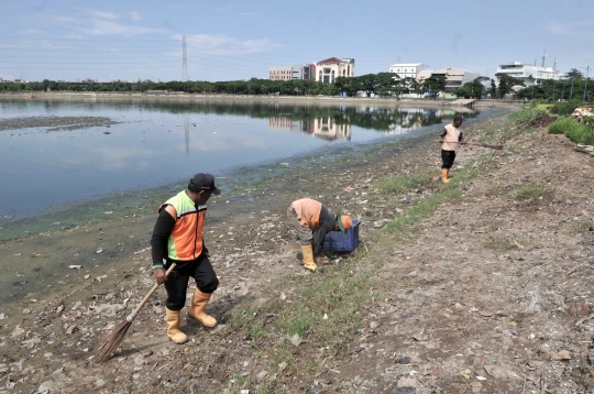 Pembersihan Sampah Danau Cincin