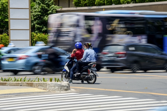 Jelang Pemberlakuan Tilang Elektronik, Pemotor Masih Melanggar di Thamrin